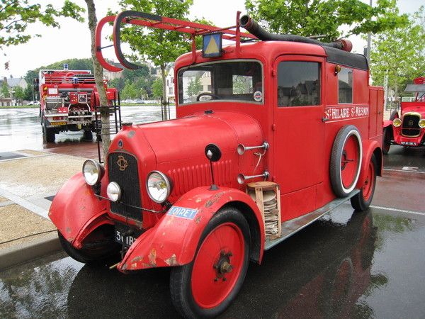 Camion de pompier avec 3 portes