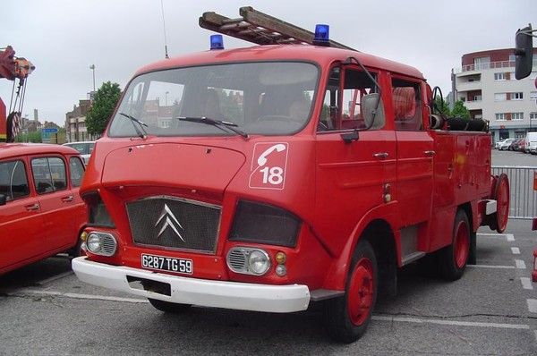 Ancien camion de pompier avec de nombreux détails – 40 cm